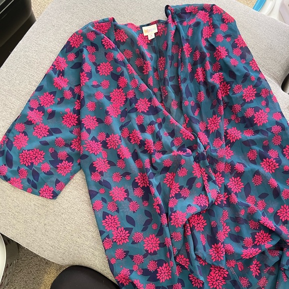 LulaRoe Lindsay - teal with pink‎ floral design - Picture 1 of 3
